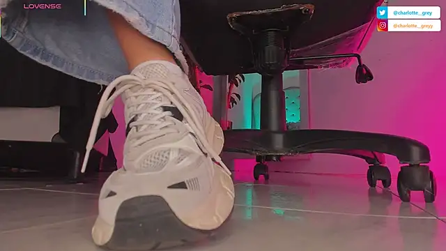 Snapshot of charlotte__grey chatting on October 19, 2025, 11:46 am charlotte grey online show from October 19, 2025, 11:46 am