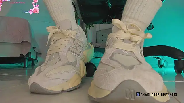 charlotte  grey online show from February 28, 2026, 8:41 pm