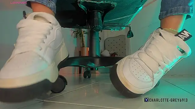 Snapshot of charlotte__grey chatting on November 26, 2025, 8:31 pm charlotte grey online show from November 26, 2025, 8:31 pm