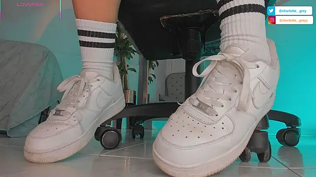 Snapshot of charlotte__grey chatting on November 4, 2025, 7:17 pm charlotte grey online show from November 4, 2025, 7:17 pm