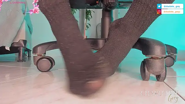 Snapshot of charlotte__grey chatting on October 30, 2025, 8:17 pm charlotte grey online show from October 30, 2025, 8:17 pm