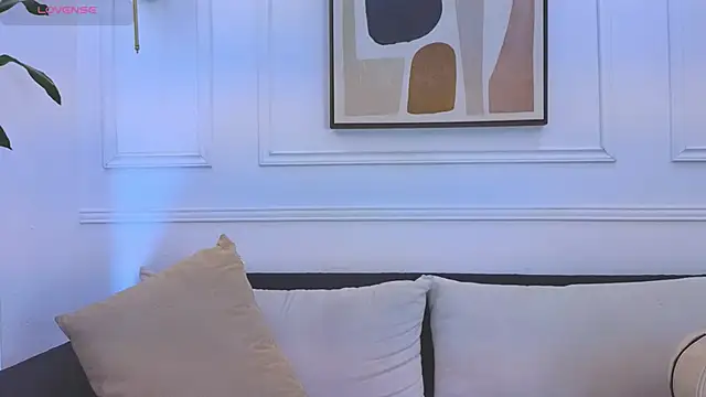 Mia thompson 19 online show from February 25, 2026, 7:36 pm