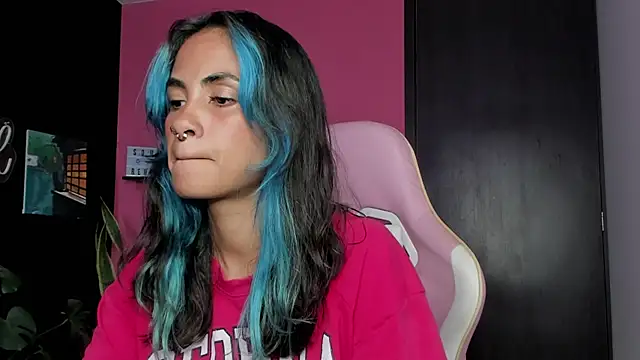 Snapshot of Juanadearco5 chatting on December 4, 2025, 8:19 pm Juanadearco5 online show from December 4, 2025, 8:19 pm