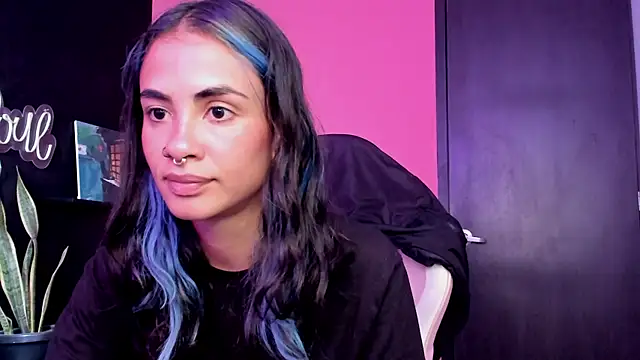 Snapshot of Juanadearco5 chatting on November 6, 2025, 4:22 pm Juanadearco5 online show from November 6, 2025, 4:22 pm