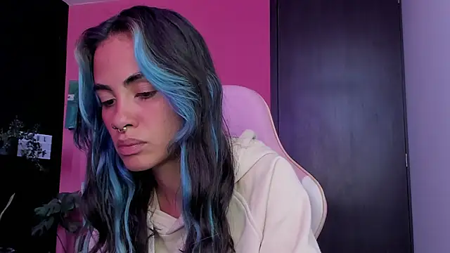 Snapshot of Juanadearco5 chatting on December 14, 2025, 5:29 pm Juanadearco5 online show from December 14, 2025, 5:29 pm