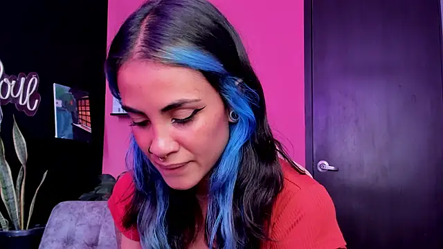 Snapshot of Juanadearco5 chatting on November 4, 2025, 2:32 pm Juanadearco5 online show from November 4, 2025, 2:32 pm