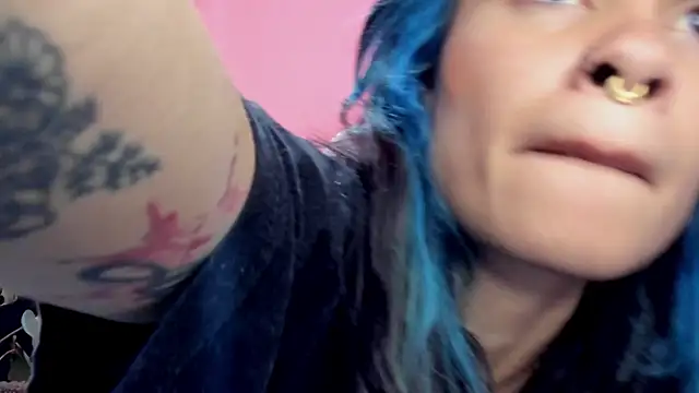 Snapshot of Juanadearco5 chatting on November 22, 2025, 11:03 pm Juanadearco5 online show from November 22, 2025, 11:03 pm