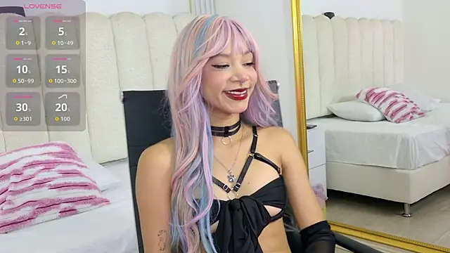 Snapshot of Charlotte_Martinez chatting on September 12, 2025, 11:04 pm Charlotte Martinez online show from September 12, 2025, 11:04 pm