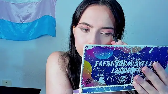 Snapshot of elizabethtaylorxxx chatting on June 11, 2026, 7:33 pm elizabethtaylorxxx online show from June 11, 2026, 7:33 pm