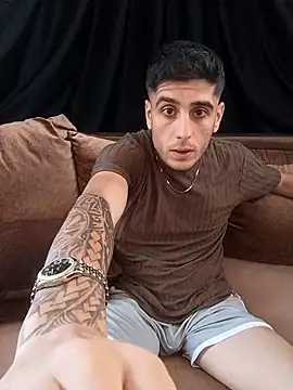 arenn1997 online show from October 14, 2025, 12:50 pm