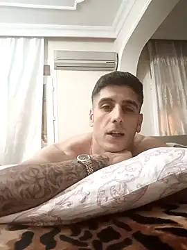 arenn1997 online show from October 16, 2025, 12:08 am