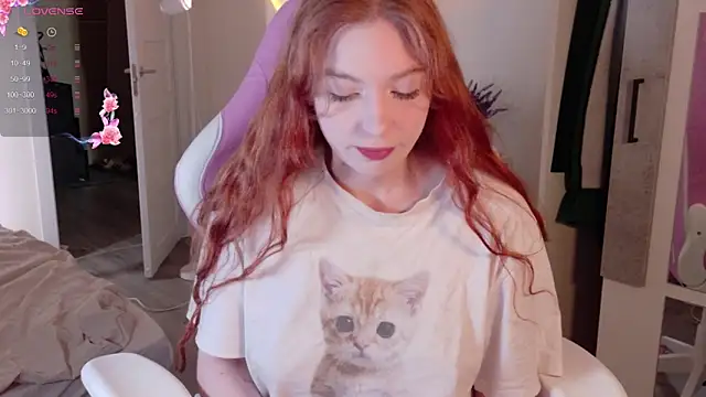 Snapshot of cinnabon_girls chatting on October 17, 2025, 5:22 am cinnabon girls online show from October 17, 2025, 5:22 am