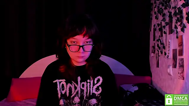 Snapshot of dreamgirllovee chatting on November 13, 2025, 10:35 pm dreamgirllovee online show from November 13, 2025, 10:35 pm