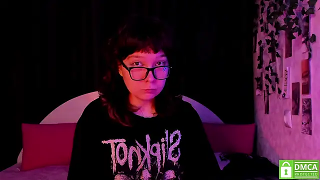 Snapshot of dreamgirllovee chatting on November 10, 2025, 10:48 pm dreamgirllovee online show from November 10, 2025, 10:48 pm