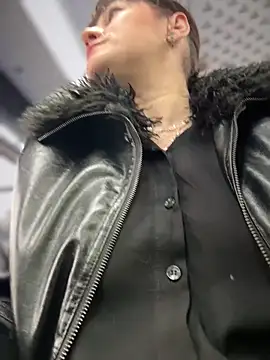 ZhenjaPoledance online show from December 19, 2025, 10:06 am