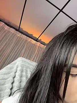 corallwells online show from March 4, 2026, 12:07 am