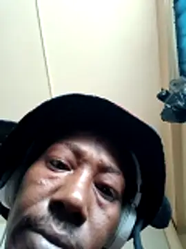 Snapshot of Loved5555555555 chatting on January 18, 2146, 9:52 am Loved5555555555 online show from January 18, 2146, 9:52 am