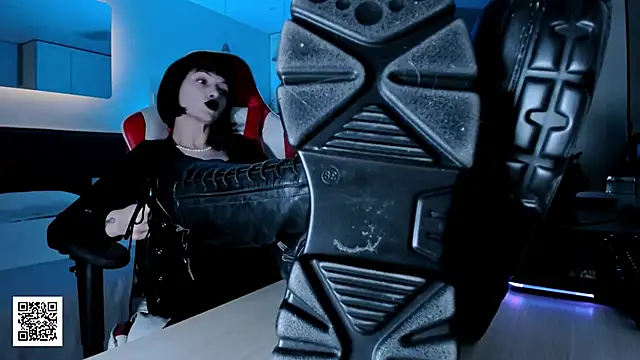  Goddess Misha  online show from November 22, 2025, 9:02 pm