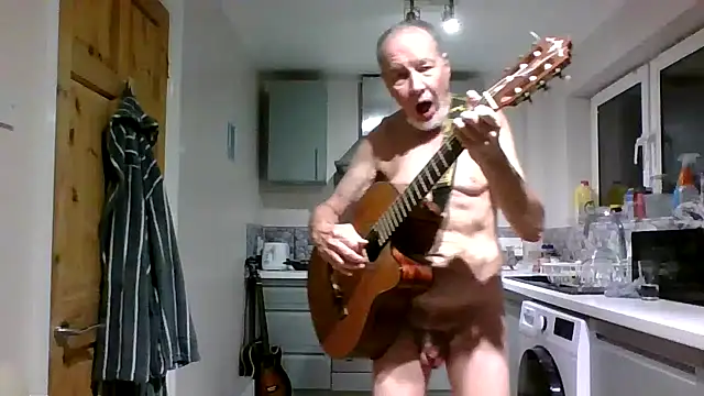 Snapshot of jimmybenido chatting on December 16, 2025, 5:39 pm jimmybenido online show from December 16, 2025, 5:39 pm