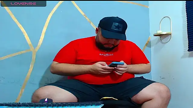 Snapshot of damian_chubby chatting on November 7, 2025, 12:59 am damian chubby online show from November 7, 2025, 12:59 am