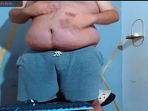 Snapshot of damian_chubby chatting on November 14, 2025, 3:32 am damian chubby online show from November 14, 2025, 3:32 am