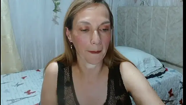 italagomez  online show from March 13, 2025, 11:05 pm