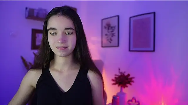 Snapshot of Gia_Paige18 chatting on November 9, 2025, 2:54 pm Gia Paige18 online show from November 9, 2025, 2:54 pm