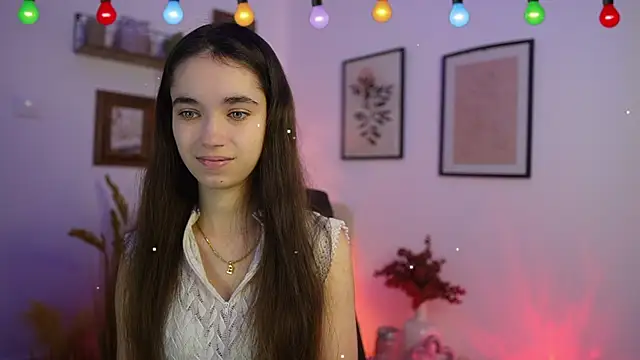 Snapshot of Gia_Paige18 chatting on December 15, 2025, 2:01 pm Gia Paige18 online show from December 15, 2025, 2:01 pm