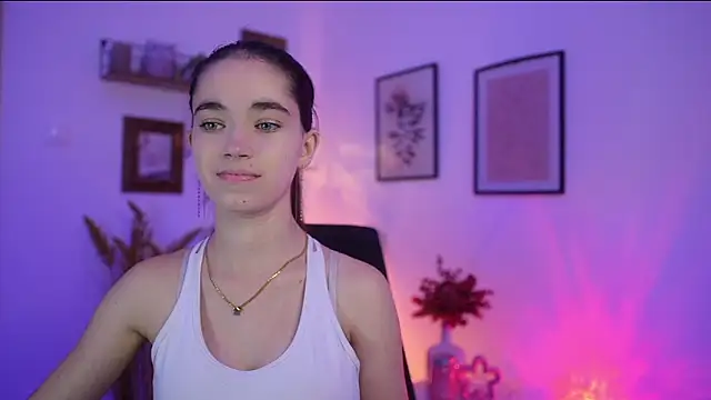 Snapshot of Gia_Paige18 chatting on November 4, 2025, 1:59 pm Gia Paige18 online show from November 4, 2025, 1:59 pm