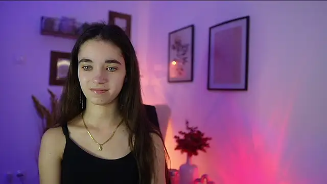 Snapshot of Gia_Paige18 chatting on November 7, 2025, 9:36 am Gia Paige18 online show from November 7, 2025, 9:36 am