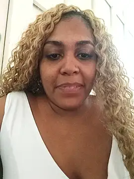 ELLA KELLY online show from January 15, 2026, 11:46 am