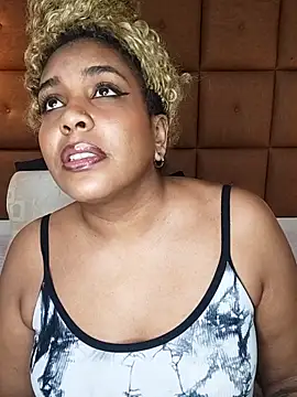 ELLA KELLY online show from February 4, 2026, 12:00 pm