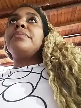 ELLA KELLY online show from October 19, 2025, 11:35 am