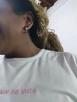 ELLA KELLY online show from November 11, 2025, 11:38 am