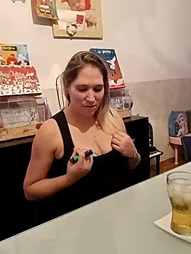 Snapshot of Chatonne69 chatting on December 14, 2024, 2:00 am Chatonne69 online show from December 14, 2024, 2:00 am