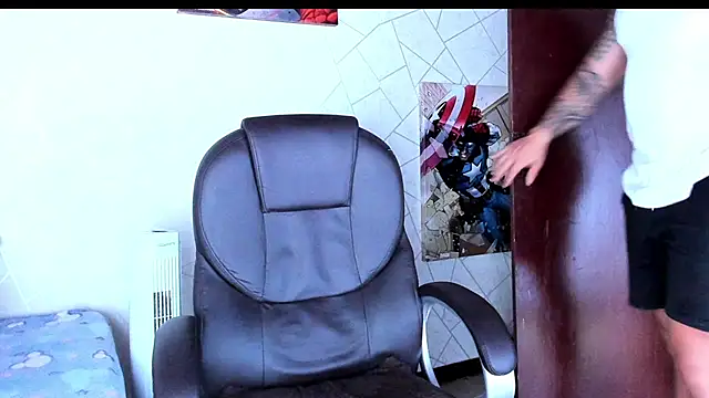 Snapshot of Cristian_Walker chatting on December 1, 2025, 10:38 am Cristian Walker online show from December 1, 2025, 10:38 am