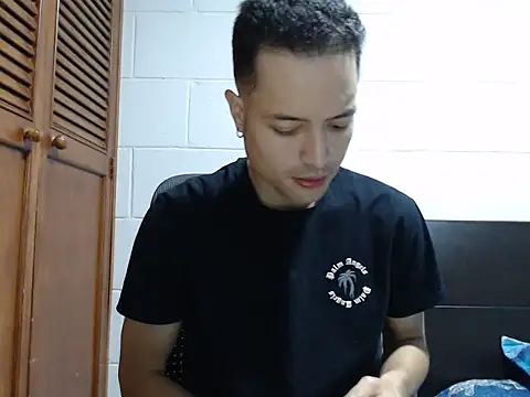 Snapshot of dimitriquiet05 chatting on February 13, 2026, 6:24 am dimitriquiet05 online show from February 13, 2026, 6:24 am