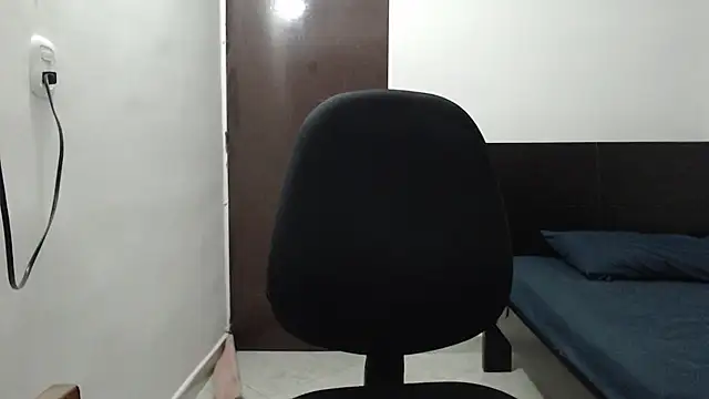 dimitriquiet05 online show from January 6, 2025, 1:53 am