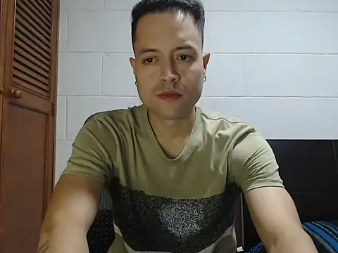 Snapshot of dimitriquiet05 chatting on April 7, 2026, 3:52 am dimitriquiet05 online show from April 7, 2026, 3:52 am