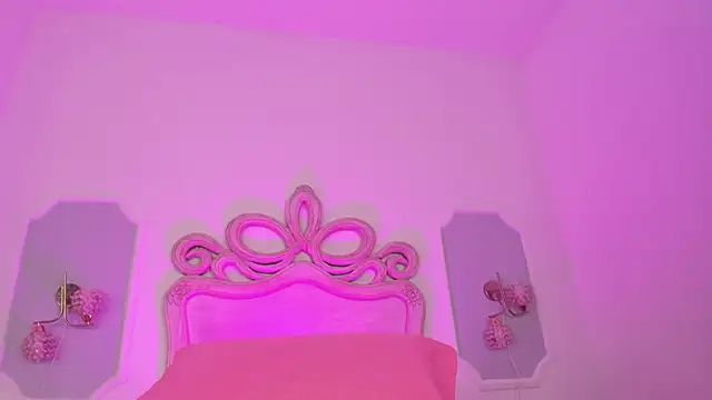 Snapshot of Sara__Williams chatting on November 8, 2025, 3:32 am Sara Williams online show from November 8, 2025, 3:32 am