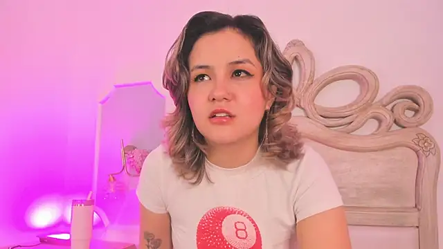 Snapshot of Sara__Williams chatting on November 23, 2025, 4:00 am Sara Williams online show from November 23, 2025, 4:00 am