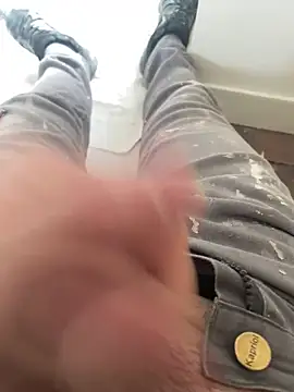 Snapshot of dimitriei chatting on February 28, 2026, 8:03 am dimitriei online show from February 28, 2026, 8:03 am