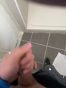 Snapshot of dimitriei chatting on February 16, 2026, 10:58 am dimitriei online show from February 16, 2026, 10:58 am