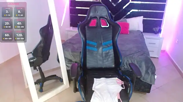 Snapshot of -MiaDelight- chatting on November 1, 2025, 2:55 pm -MiaDelight- online show from November 1, 2025, 2:55 pm