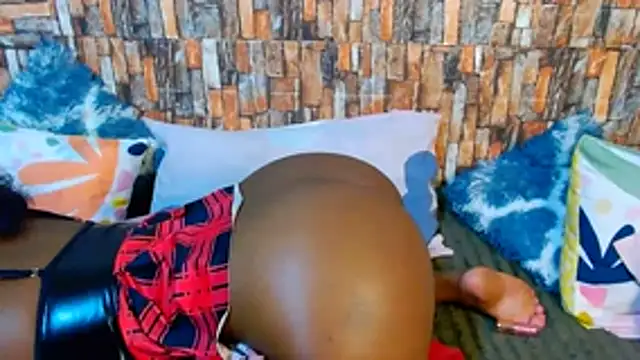 Snapshot of Foxy_African chatting on December 14, 2025, 8:53 am Foxy African online show from December 14, 2025, 8:53 am