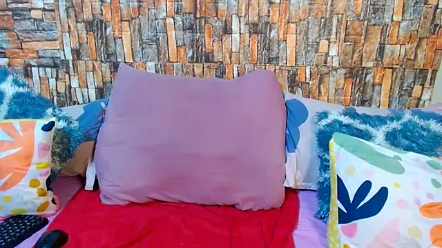 Snapshot of Foxy_African chatting on December 3, 2025, 2:56 am Foxy African online show from December 3, 2025, 2:56 am