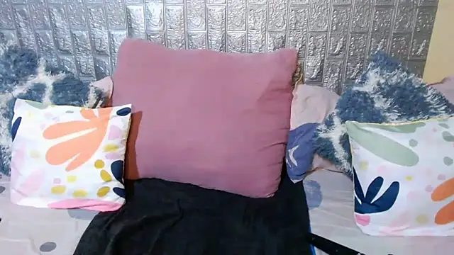 Snapshot of Foxy_African chatting on November 3, 2025, 2:39 am Foxy African online show from November 3, 2025, 2:39 am