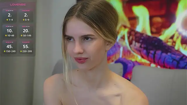 Fluffy-Angel online show from December 4, 2025, 5:34 pm