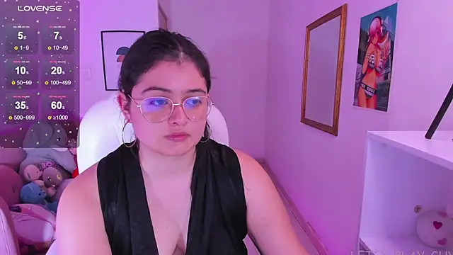 Snapshot of Stephania_18 chatting on January 22, 2025, 7:34 pm Stephania 18 online show from January 22, 2025, 7:34 pm