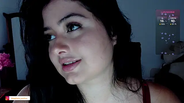 Stephania 18 online show from December 3, 2025, 8:30 pm